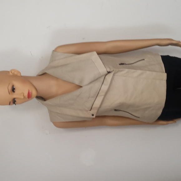 Love Token Zippered Vest - Picture 4 of 7